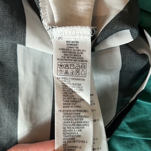 Forever 21 Hello Kitty High-Low Shirt Size M - Picture 7 of 8